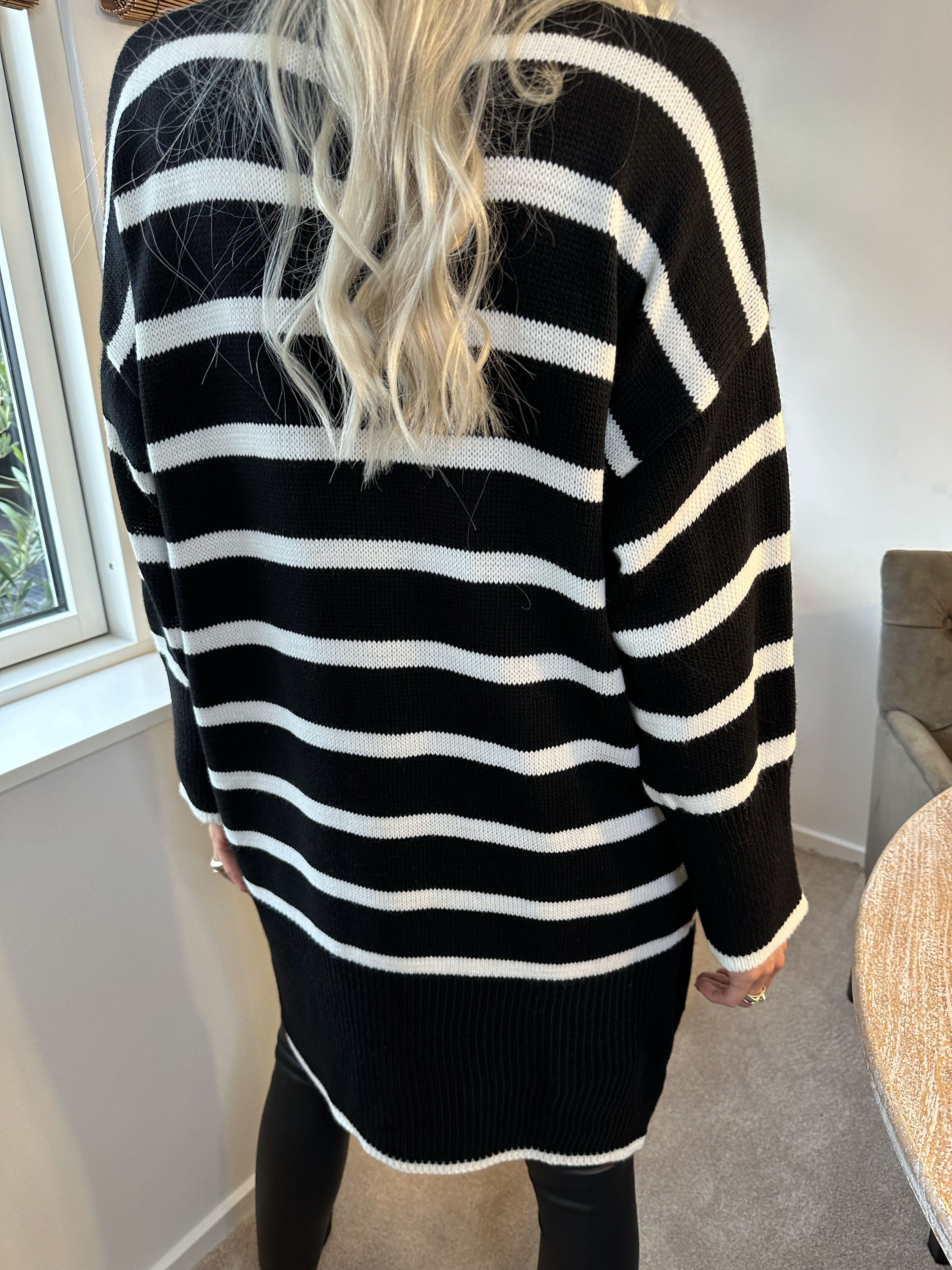 Safiya - Sød strikkjole med striber